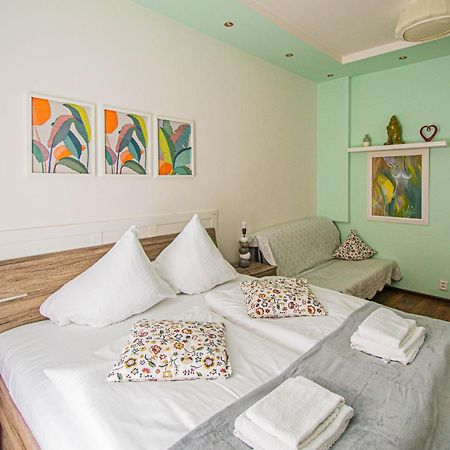 Ruterra Apartment Cimburkova ปราก ภายนอก รูปภาพ